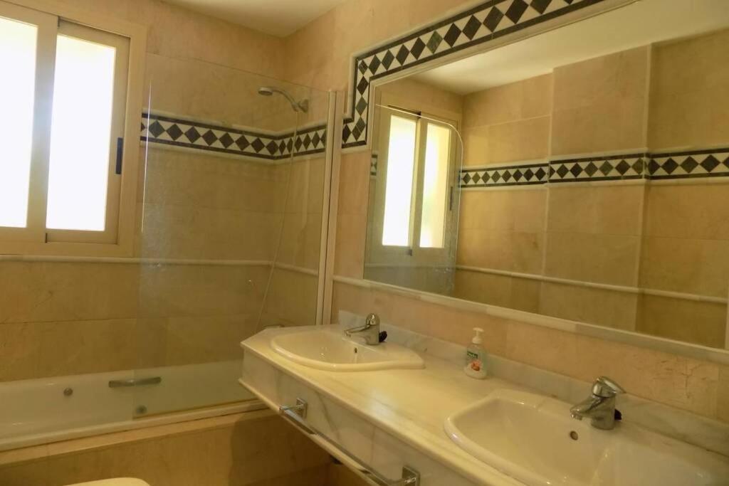 Fuente Aloha Apartment Marbella Luaran gambar